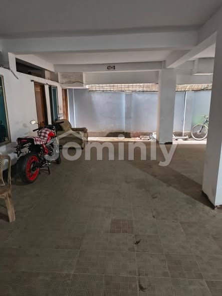 1275 SQ FT Used West-Facing Residential Apartment with High Land Value for Sale | Sector-7, Uttara | 1st Floor (২য় তলা) with 3 Beds, 3 Baths, Titas Gas, Lift, and Parking - 5