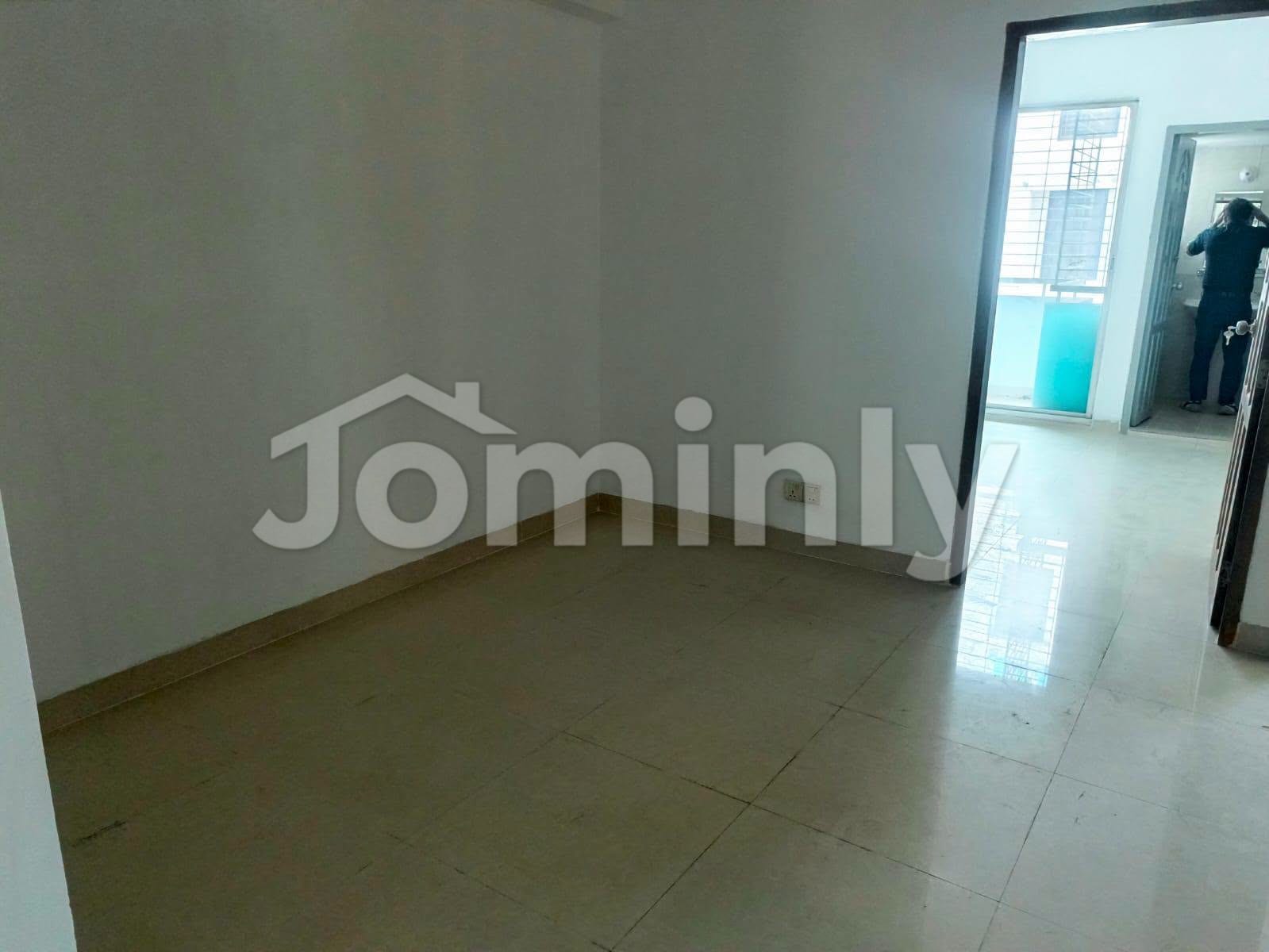 1427 SQ FT Used East-Facing Double-Unit Residential Apartment for Sale | Sector-10, Uttara | 4th Floor (৫ তলা) with 3 Beds, 3 Baths, Titas Gas, Lift, and Parking - 2