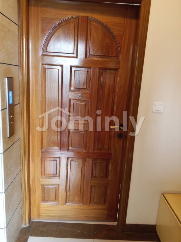 1887 SQ FT Used East-Facing Single-Unit Residential Apartment for Sale | Block A, Bashundhara R/A | 5th Floor (৬ তলা) on Road-1 with Lift, Generator, and Parking