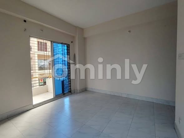 1805 SQ FT Used South-Facing Single-Unit Residential Apartment for Sale | Block-F, Sector-1, Aftabnagar | 2nd Floor (৩য় তলা) Near Passport Office with Lift and Parking
