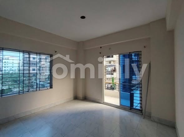 1805 SQ FT Used South-Facing Single-Unit Residential Apartment for Sale | Block-F, Sector-1, Aftabnagar | 2nd Floor (৩য় তলা) Near Passport Office with Lift and Parking - 3