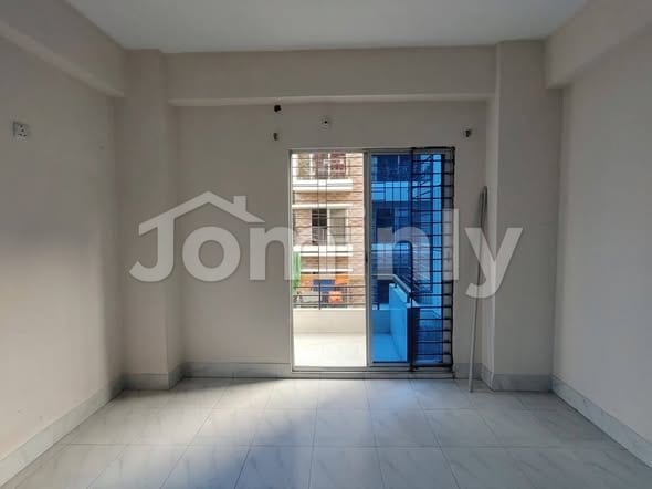 1805 SQ FT Used South-Facing Single-Unit Residential Apartment for Sale | Block-F, Sector-1, Aftabnagar | 2nd Floor (৩য় তলা) Near Passport Office with Lift and Parking - 4