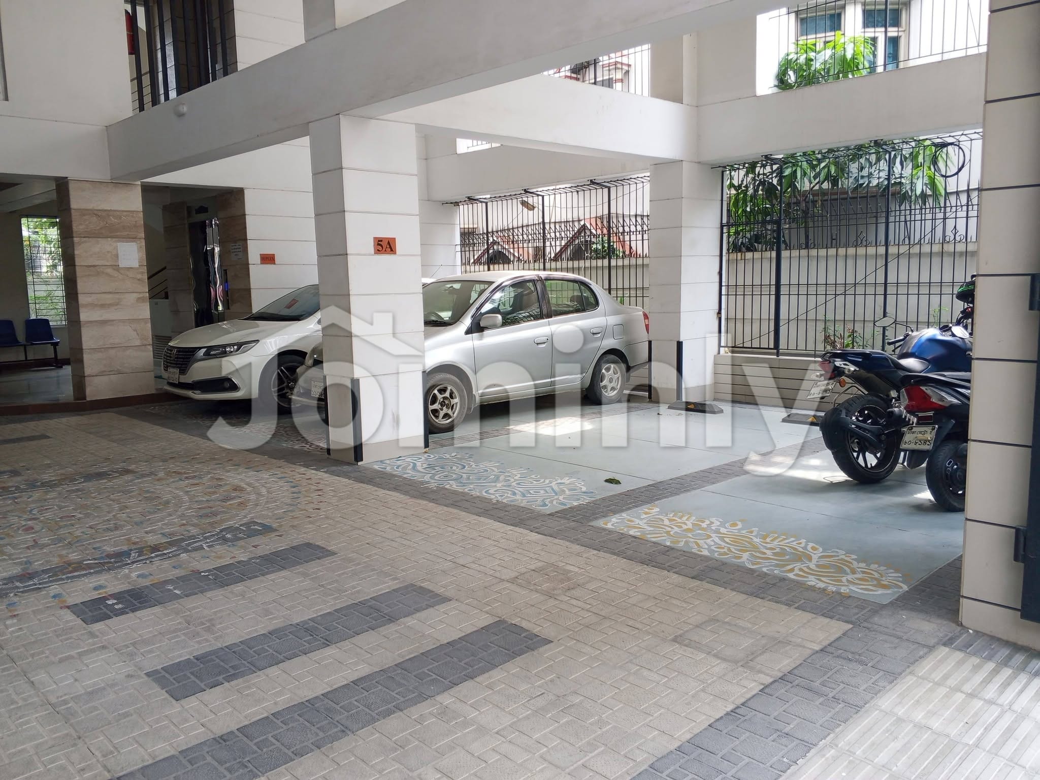 1887 Sqft Ready East-Facing Single Unit Flat for Sale | Block A, Bashundhara R/A | 5th Floor, 3 Bed, 3 Bath, Parking Included