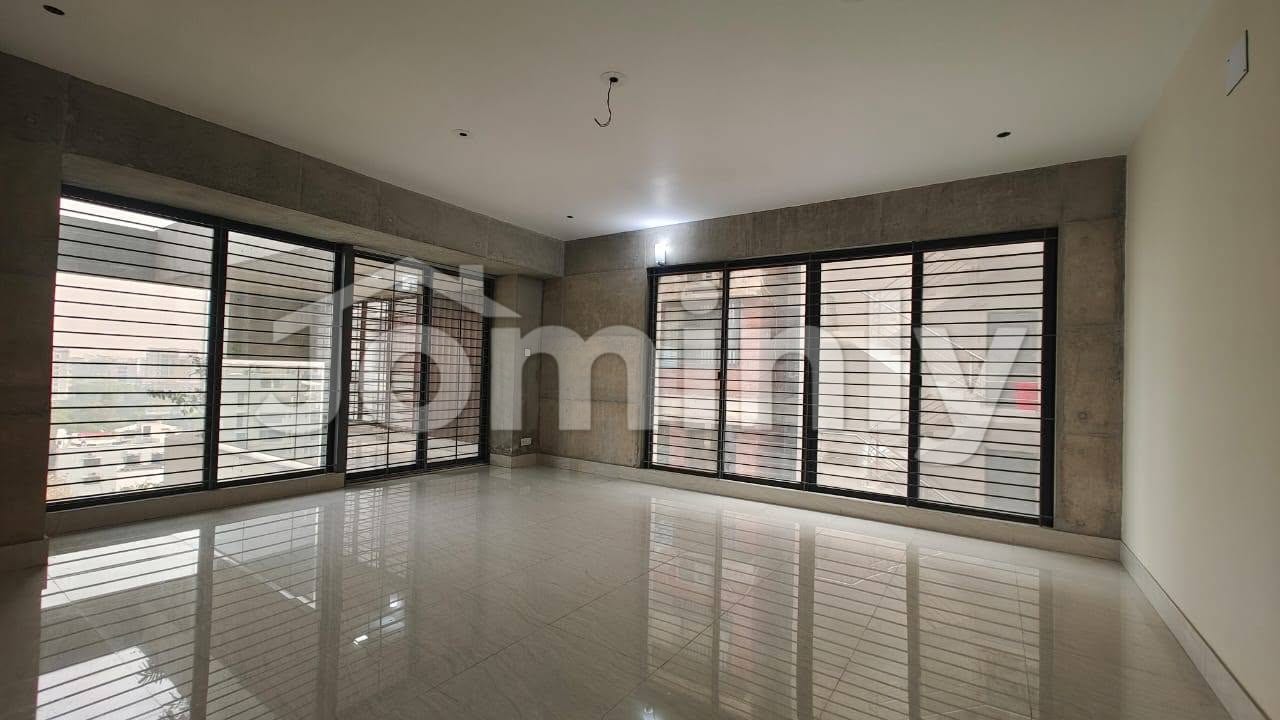 5070 SQFT Brand New South-Facing Luxury Flat for Sale | 10th Floor, North Gulshan | 5 Bed, 5 Bath, 5 Balcony | Swimming Pool, Gym & 2-3 Car Parking Included - 4