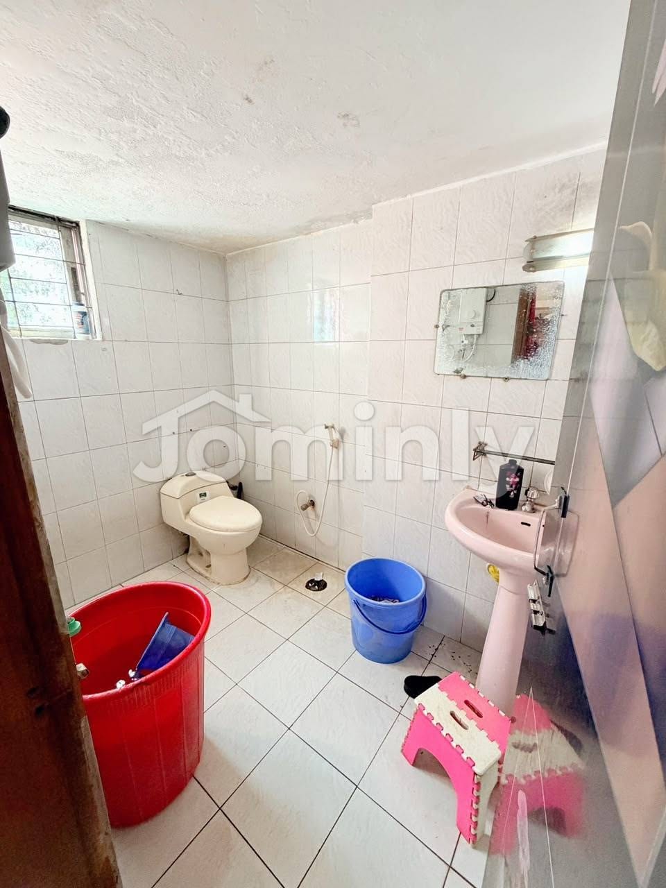 1500 SQFT South-Facing Used Flat for Sale with Titas Gas & Parking | 4th Floor, Hatkhola Road (Near Motijheel) | 3 Bed, 3 Bath, 3 Balcony, Servant Room | 20 FT Road - 5