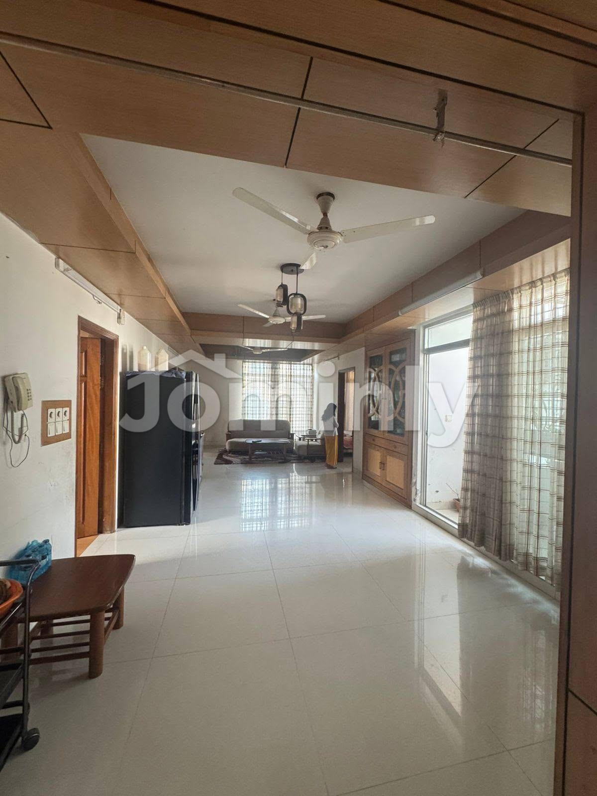 2780 SQFT Grand Single-Unit Used Flat for Sale | 7th Floor, Sector 5, Uttara | 4 Bed, 5 Bath, 3 Balcony & Servant Suite | 2 Dedicated Parking Spaces Included - 2