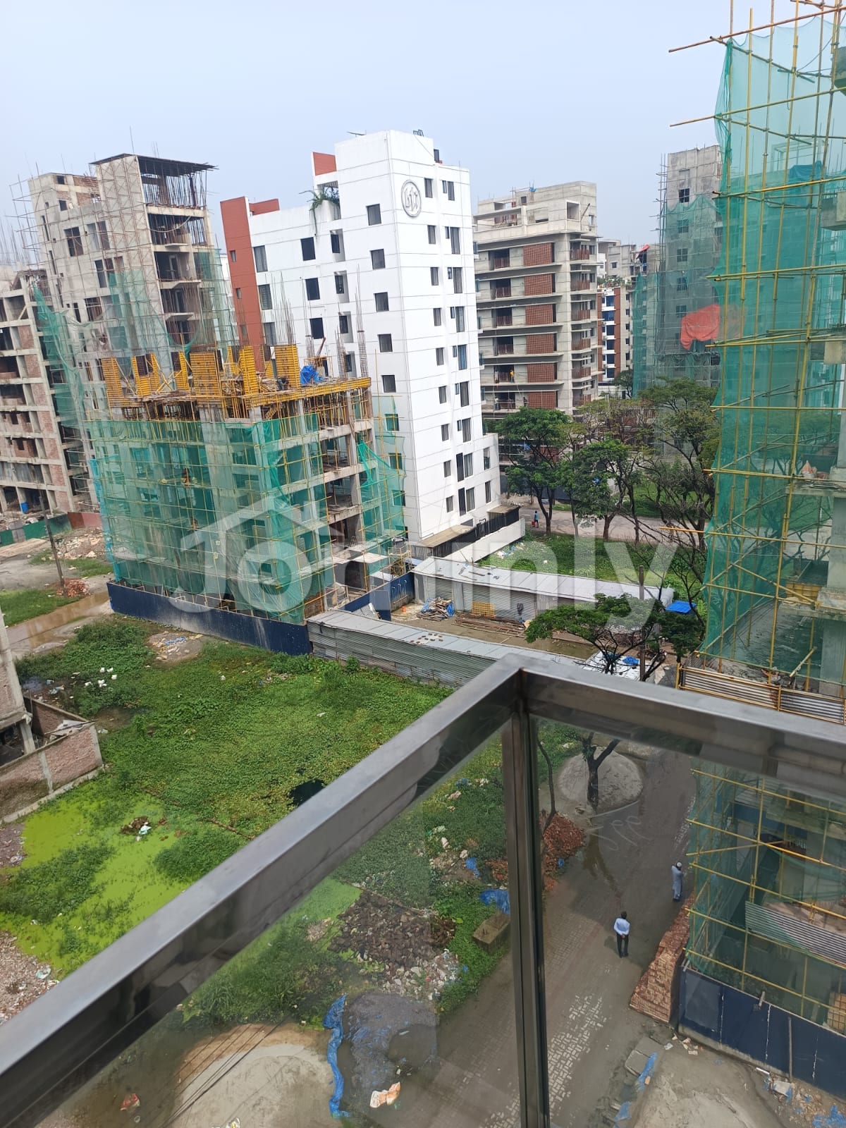 2320 SQFT Single-Unit South-Facing Residential Apartment for Sale on 6th Floor | Block J, Bashundhara R/A, Dhaka | Road 10 - 5