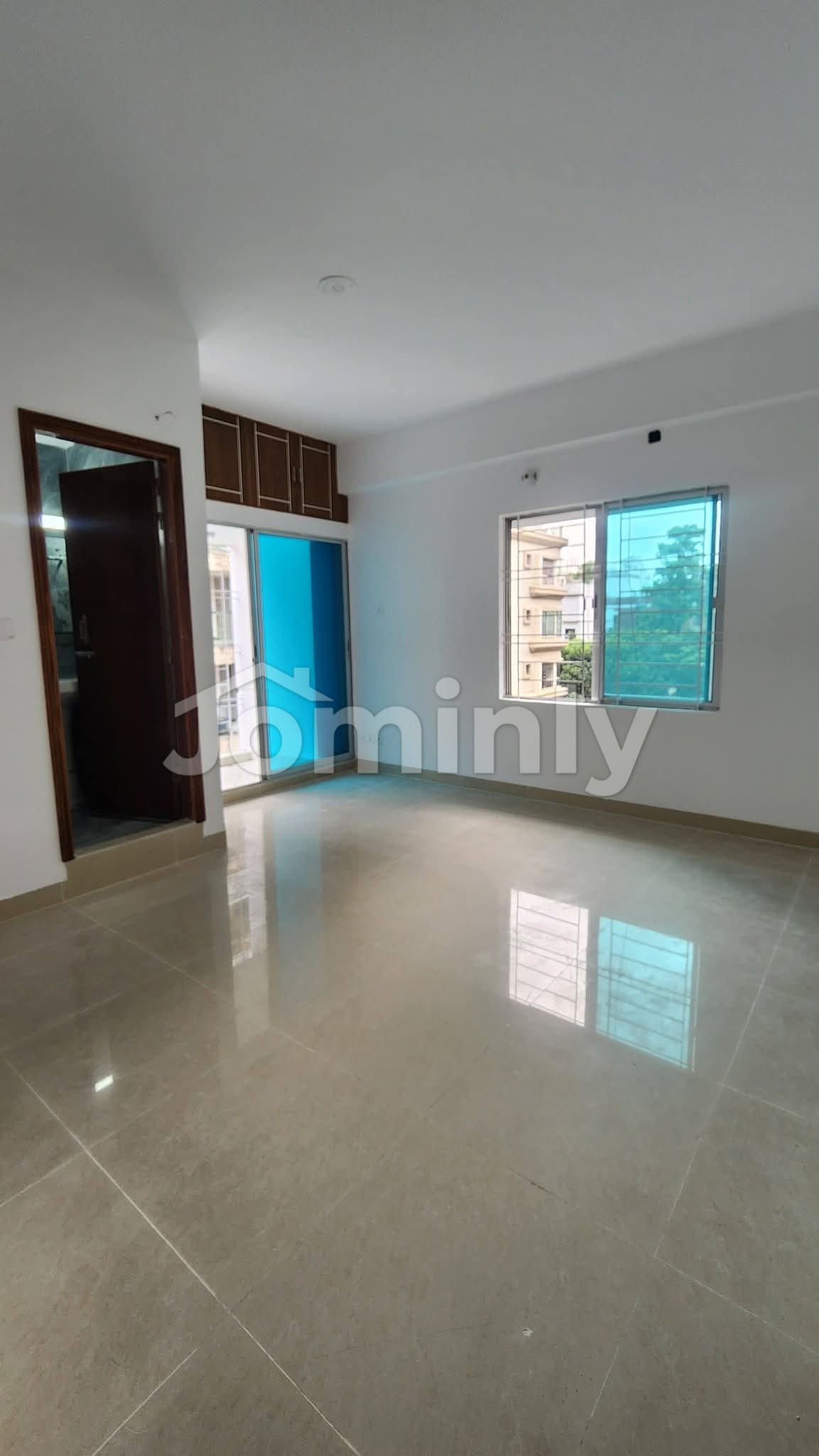 Ready Flat Sale in Banani. Flat Size - 1680 sft Saleable Floor- 5th Building Height - G+5 Facing- South, Front side. Bed- 03 Bath- 03 Separate Drawing Room. Separate Dining Space. - 4