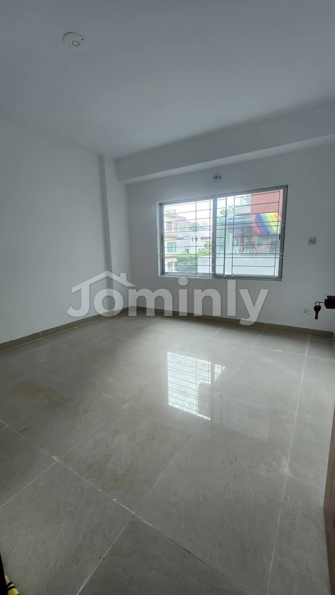 Ready Flat Sale in Banani. Flat Size - 1680 sft Saleable Floor- 5th Building Height - G+5 Facing- South, Front side. Bed- 03 Bath- 03 Separate Drawing Room. Separate Dining Space. - 5