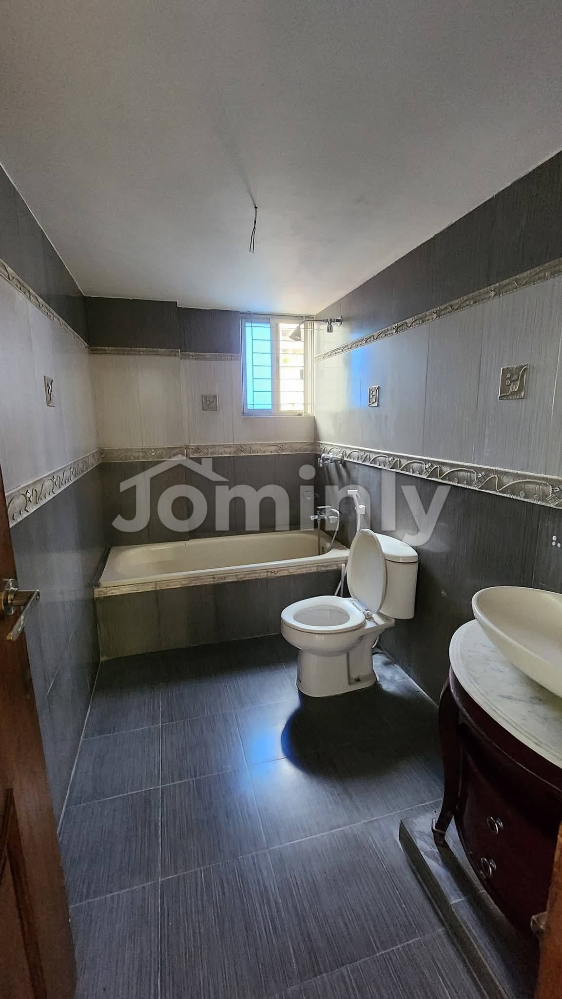 2400 SQFT 3-Bedroom Exclusive Ready Apartment for Sale on 5th Floor | Gulshan-02, Dhaka | 2 Car Parkings - 5