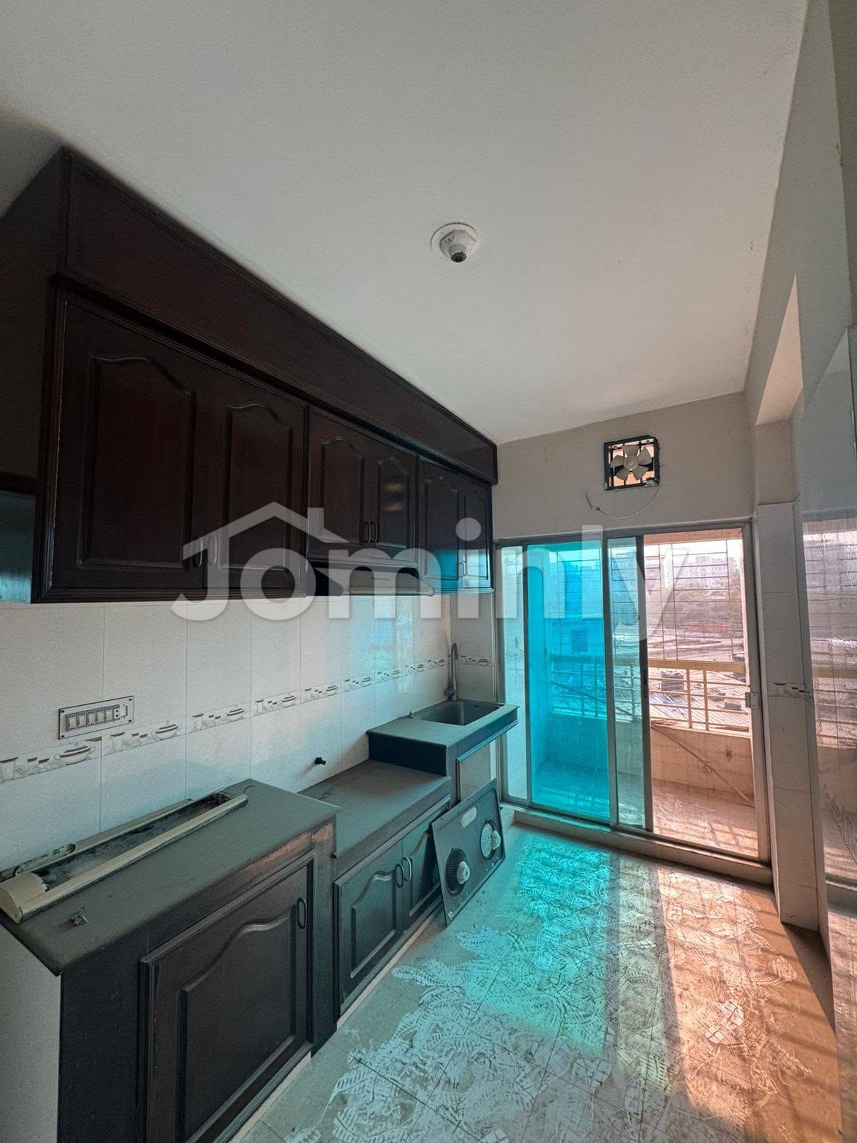 2150 SQFT Ready Single-Unit Used Flat for Sale | 4 Bed, 5 Bath, 3 Balcony & Servant Suite | Uttara Sector 10, Dhaka | 1 Dedicated Parking Included - 4