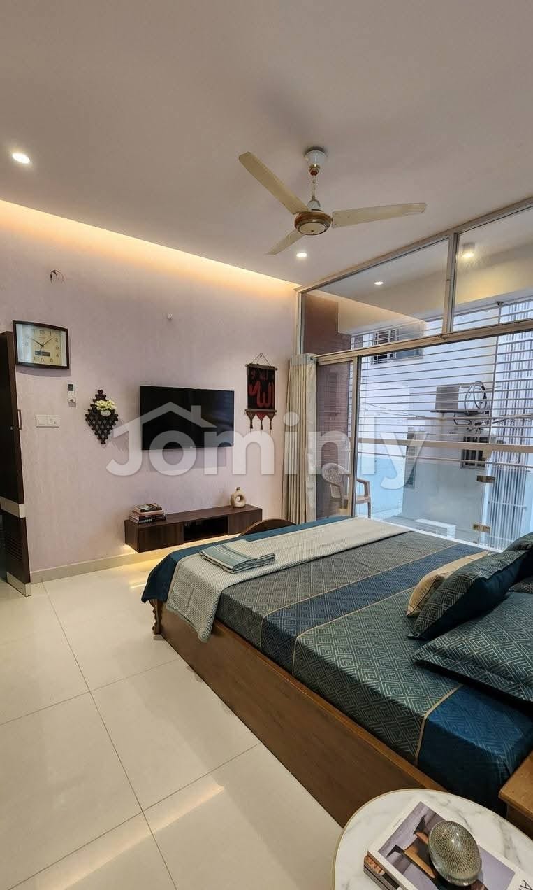 2050 SQFT 3-Bedroom Luxury Ready Apartment for Sale on 4th Floor | Lalmatia, Dhaka | Near Lalmatia Aarong | Titas Gas - 4