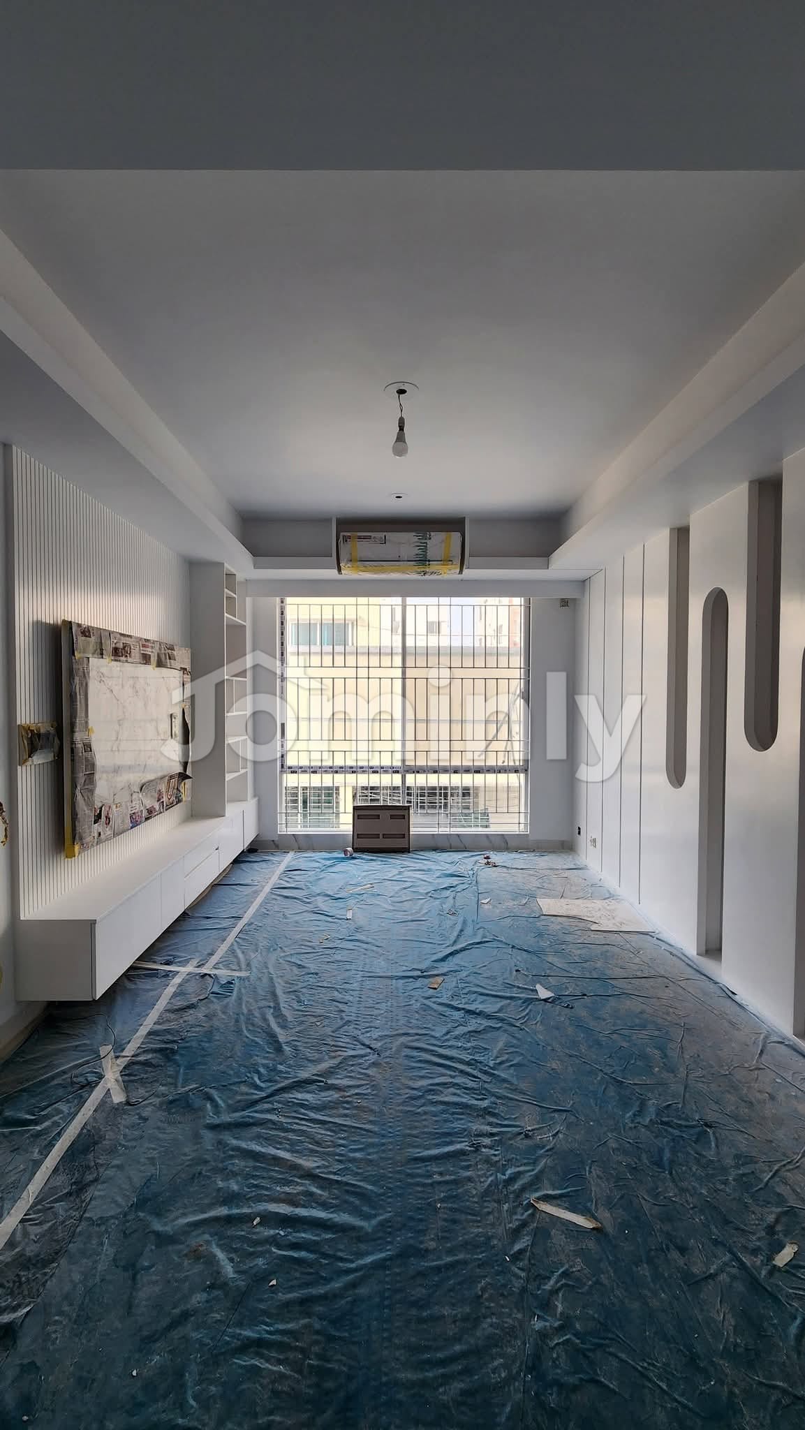 2200 SQFT Fully Interior Decorated 4-Bedroom South-Facing Single-Unit Apartment for Sale on 5th Floor | Bashundhara R/A, Dhaka - 4