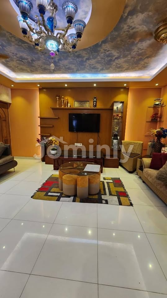 2850 SQFT Premium Resale Flat for Sale with Titas Gas & Double Parking | 3rd Floor, Prime Gulshan 2 | 4 Bed, 5 Bath & Servant Suite | Low-Density G+5 Boutique Building