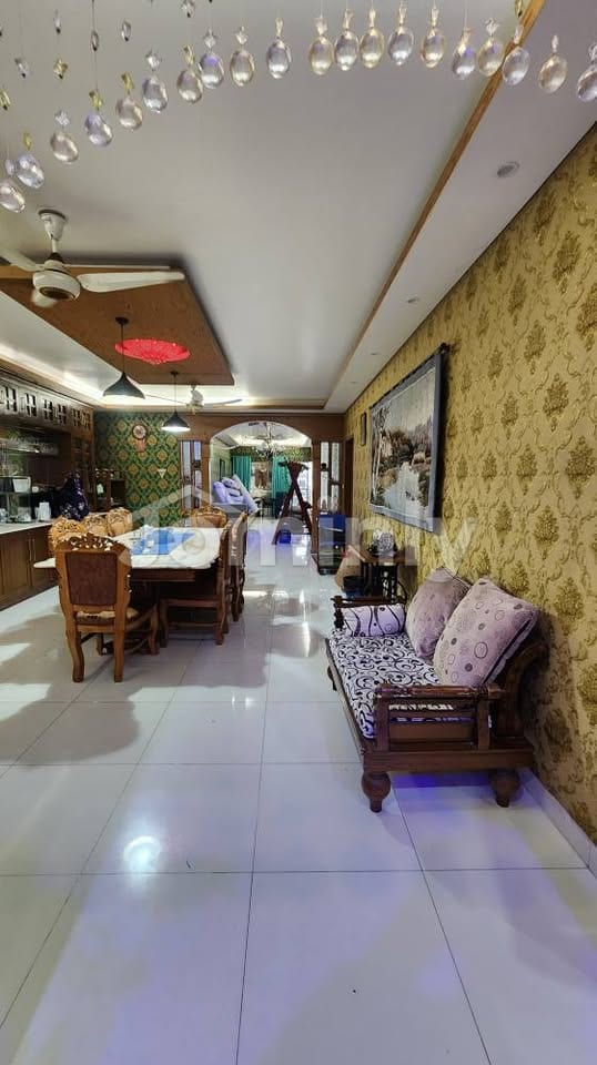 2850 SQFT Premium Resale Flat for Sale with Titas Gas & Double Parking | 3rd Floor, Prime Gulshan 2 | 4 Bed, 5 Bath & Servant Suite | Low-Density G+5 Boutique Building - 2