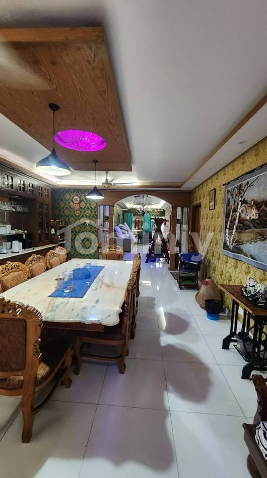 2850 SQFT Premium Resale Flat for Sale with Titas Gas & Double Parking | 3rd Floor, Prime Gulshan 2 | 4 Bed, 5 Bath & Servant Suite | Low-Density G+5 Boutique Building - 3