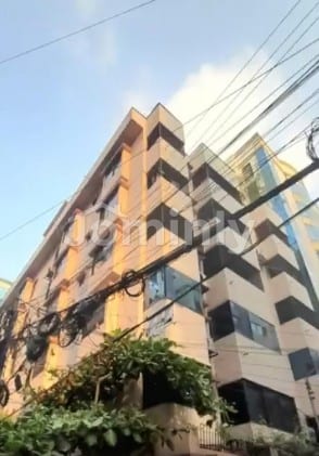 1700 SQFT Classic Resale Flat with Titas Gas & Parking for Sale | 4th Floor, Gulshan 2 | 3 Bed, 3 Bath, 3 Balcony | Low-Density G+5 Building