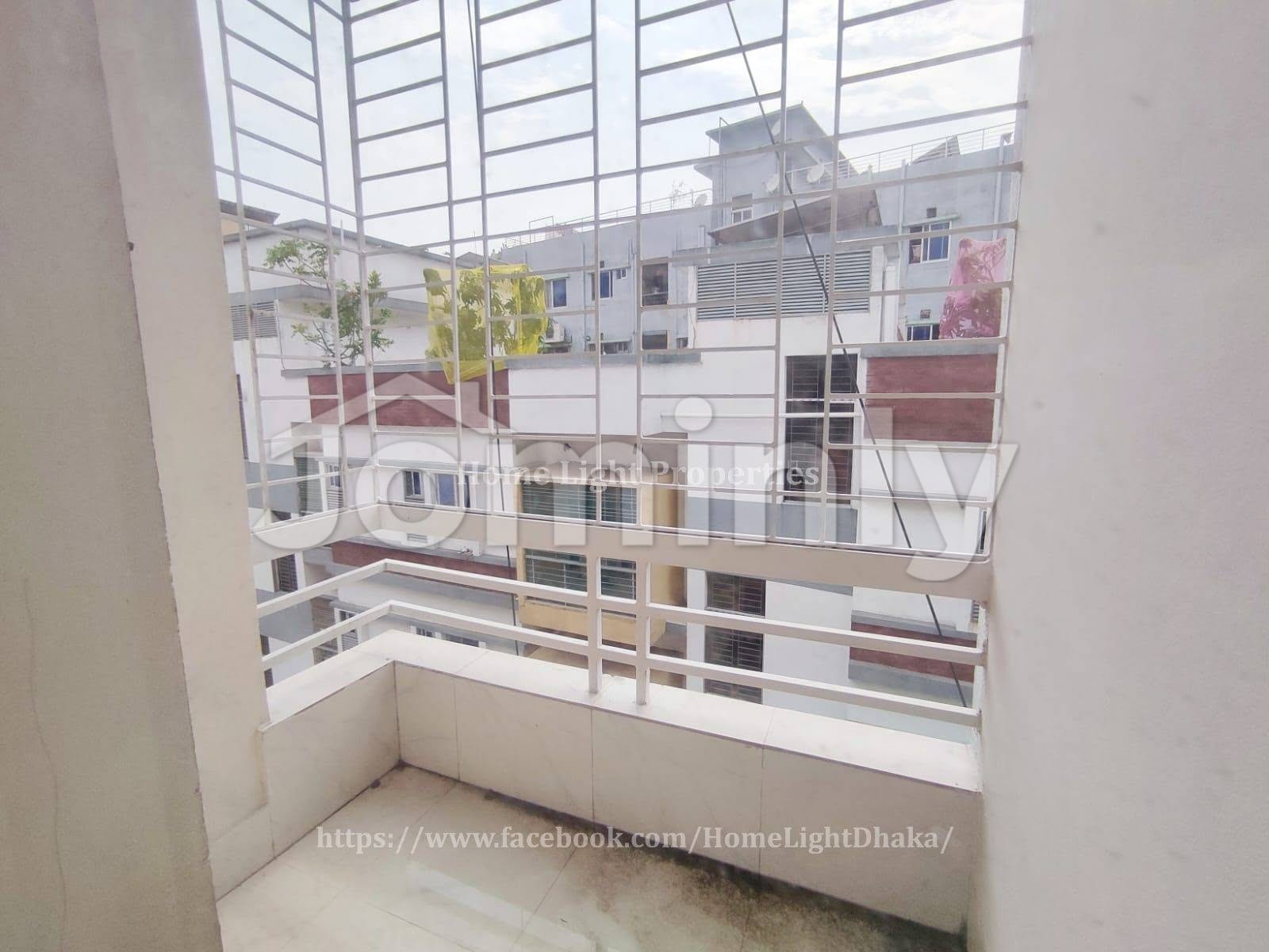 1200 SQFT Single-Unit Feel Resale Flat for Sale | 8th Floor (Top Floor), Main Road, Mirpur 60 Feet (Near Agargaon) | 3 Bed, 3 Bath, 2 Balcony | Lift & Generator Included (No Parking) - 5