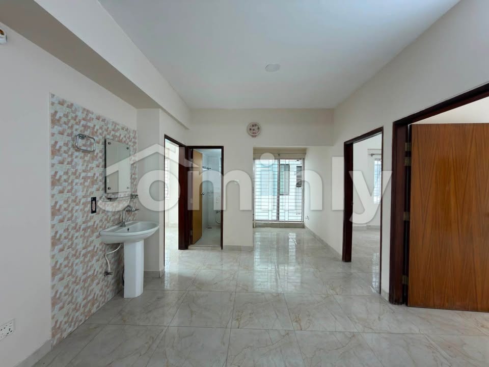 1650 Sqft South-Facing Semi-Used 3 BHK Flat for Sale in Bashundhara R/A Block G | 3rd Floor (Level 3) | Developer: Green Wood | Lift, Parking & Generator - 5