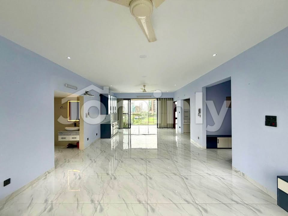 2400 Sqft Luxury South-East Corner Ready 4 BHK Flat with Terrace for Sale in Bashundhara Block M | 5th Floor | Fair Face Single Unit Building | Lift & 120 Sqft Parking - 5