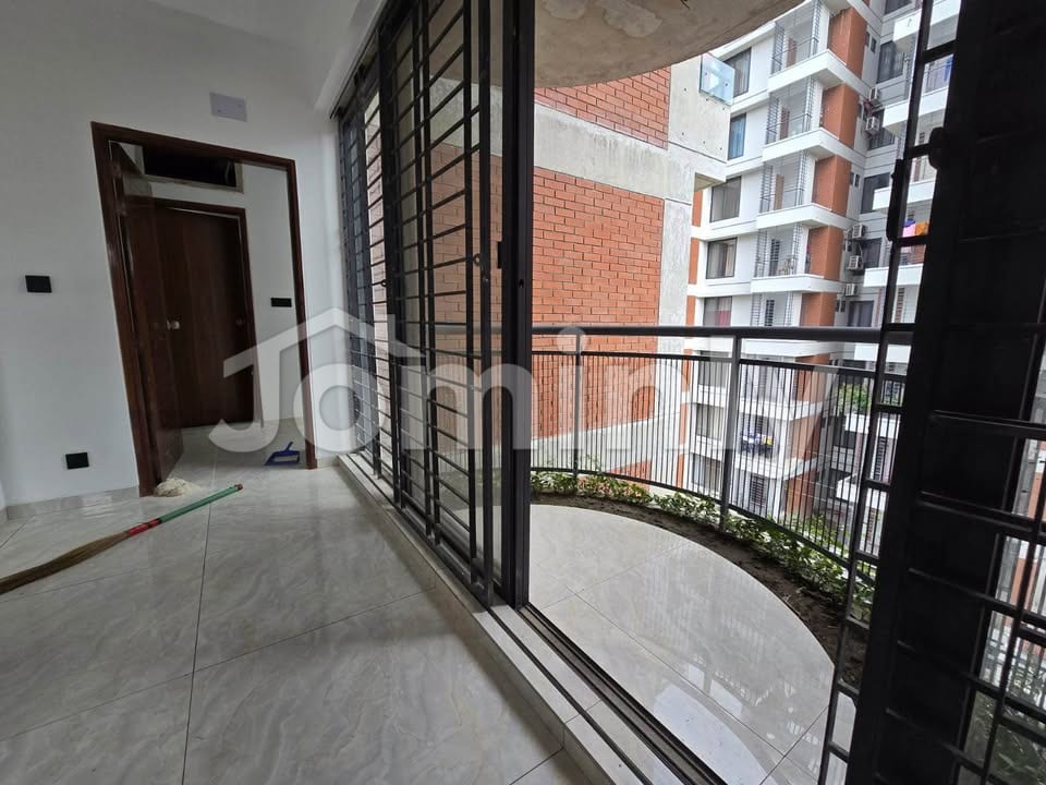 2238 Sqft Brand New Luxury 3 BHK Single Unit Flat for Sale in Bashundhara R/A Block L | 4th Floor (Level 4) | South-Facing Fair Face Building | Afroza Avenue Road - 5