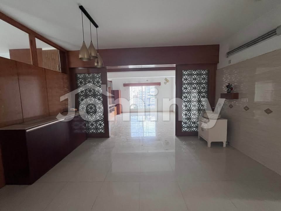 2230 SQFT Premium Semi-Interior North-Facing Flat for Sale | 7th Floor, J Block, Bashundhara R/A | 4 Bed, 4 Bath, 3 Verandas & Servant Suite