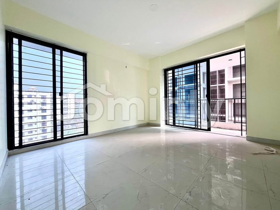 2500 SQFT South-Facing Single-Unit Brand New Luxury Flat for Sale | 6th Floor, K Block, Bashundhara R/A | Near Reverie School & 300 Feet Road | 3 Bed, 4 Bath, 3 Verandas - 4