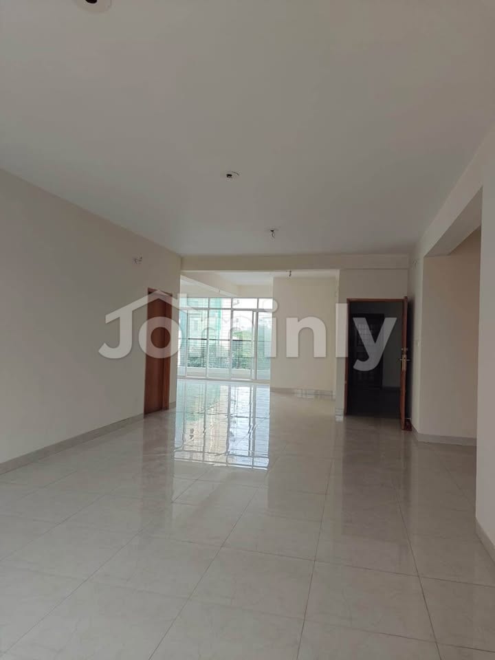 2400 SQFT Brand-New North-South Facing Luxury Flat for Sale | 5th Floor, North Baridhara | 5 Mins Walk from Evercare/United Hospital Emergency Zone | 3 Bed, 4 Bath, Servant Suite & 1 Parking - 4