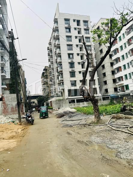 1,889 SQFT (175.49 SQM) Brand New Apartment for Sale | Bashundhara Residential Area Block G | North Facing | 30 FT Road - 5