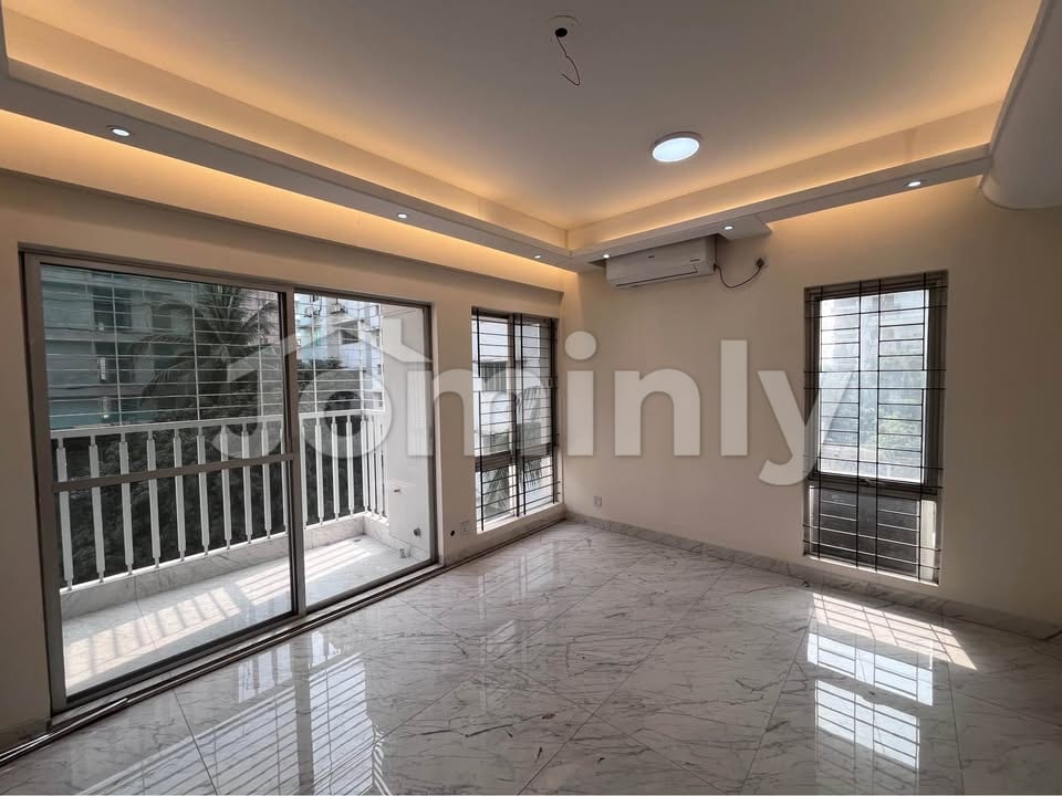 4200 SQFT Brand New Luxurious Interior Single Unit Apartment for Sale | North Banani | Level 5 | 4 Beds, 4 Baths, 4 Verandas & 2 Car Parkings - 4