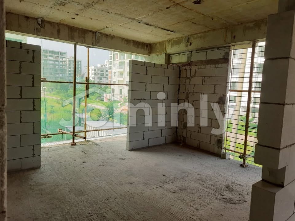 2850 SQFT Modern Luxury Apartment for Urgent Sale | Jolshiri Sector-17 | 2nd Floor | 4 Beds, 5 Baths, 5 Verandahs & Rooftop Swimming Pool - 4