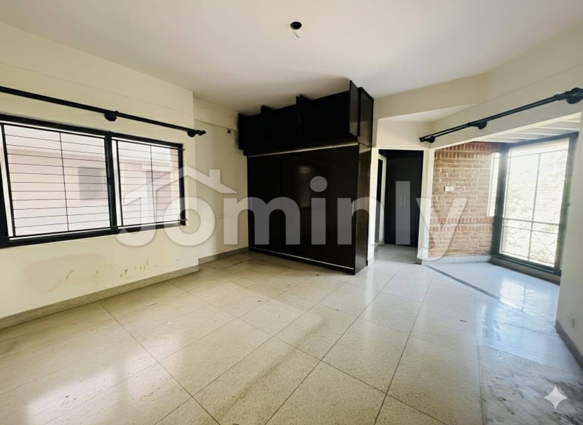 2439 SQFT Urgent Used Apartment for Sale | Road-12/A, Dhanmondi R/A | 3rd Floor | 4 Beds, 4 Baths & 2 Car Parkings - 5