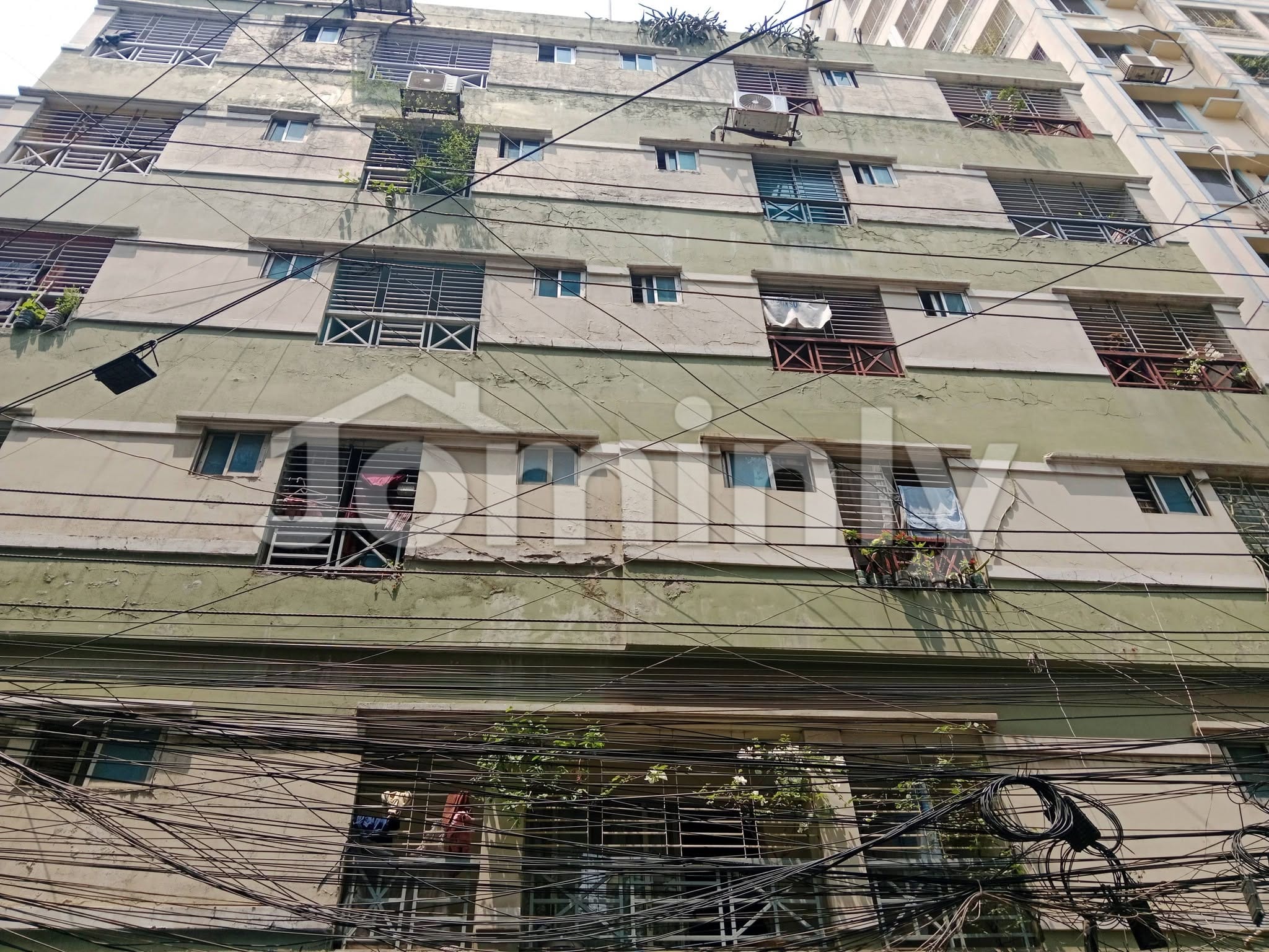 1600 SQFT Used Apartment for Sale Near Main Road | Shamim Sarani, West Shewrapara | 6th Floor | 3 Beds, 3 Baths, 2 Balconies, Titas Gas & 1 Parking