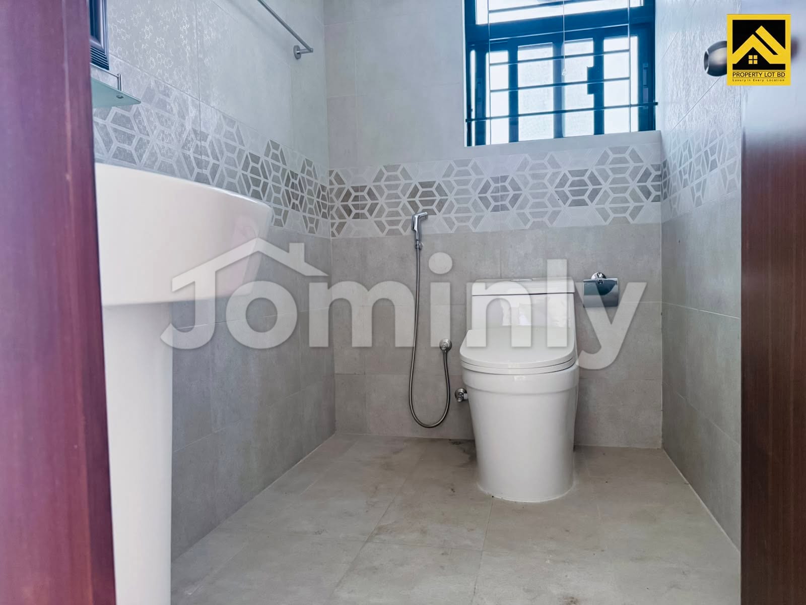 1965 Sqft Spacious 3 BHK Apartment for Rent in Bashundhara R/A | 3rd Floor | 3 Balconies | Lift, Generator & Parking Included - 3