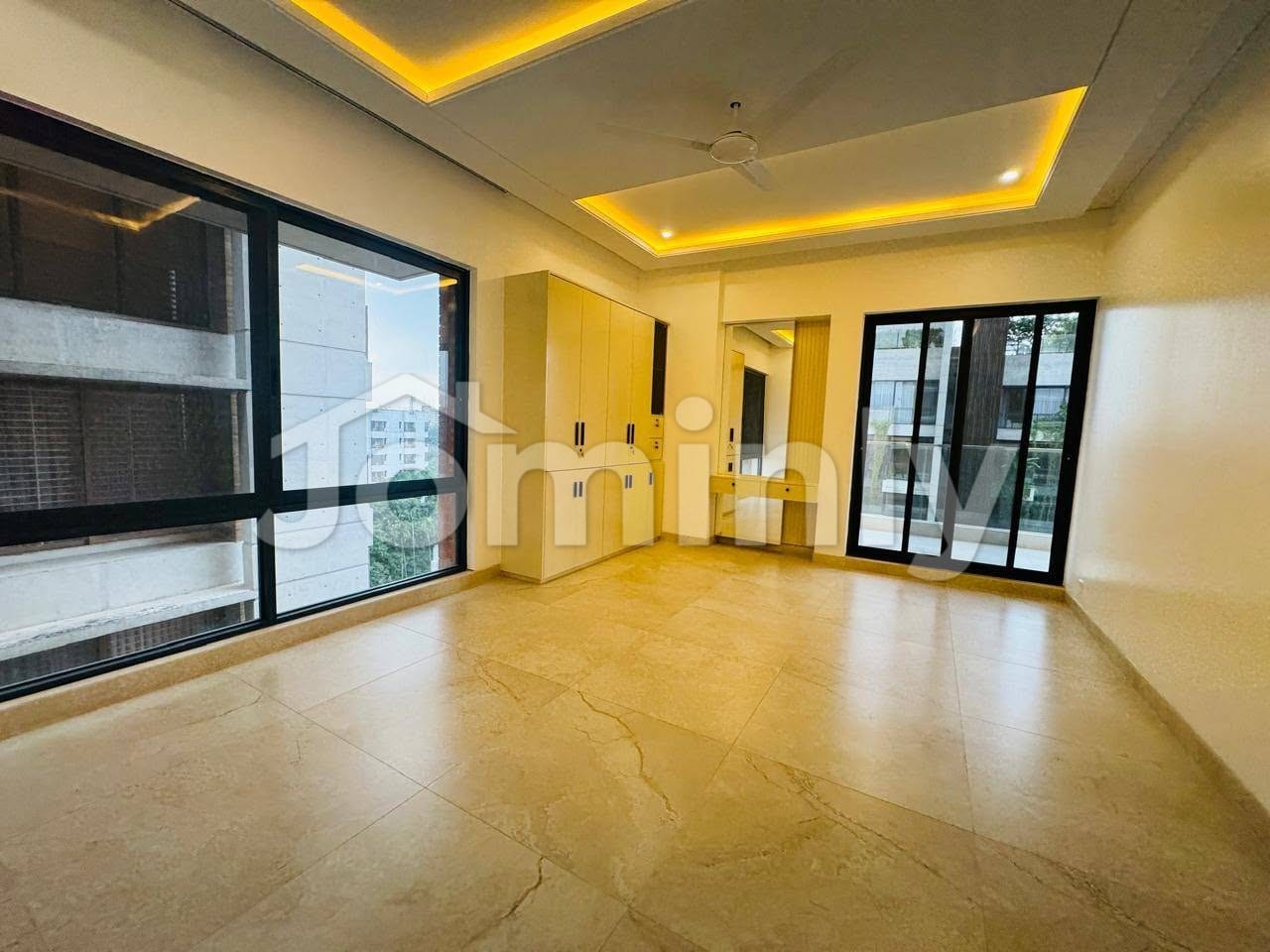4200 Sqft Semi-Furnished Luxury 4 BHK Apartment for Rent/Sale in Gulshan-2 | 10th Floor | Swimming Pool & Gym | 2 Car Parkings - 2