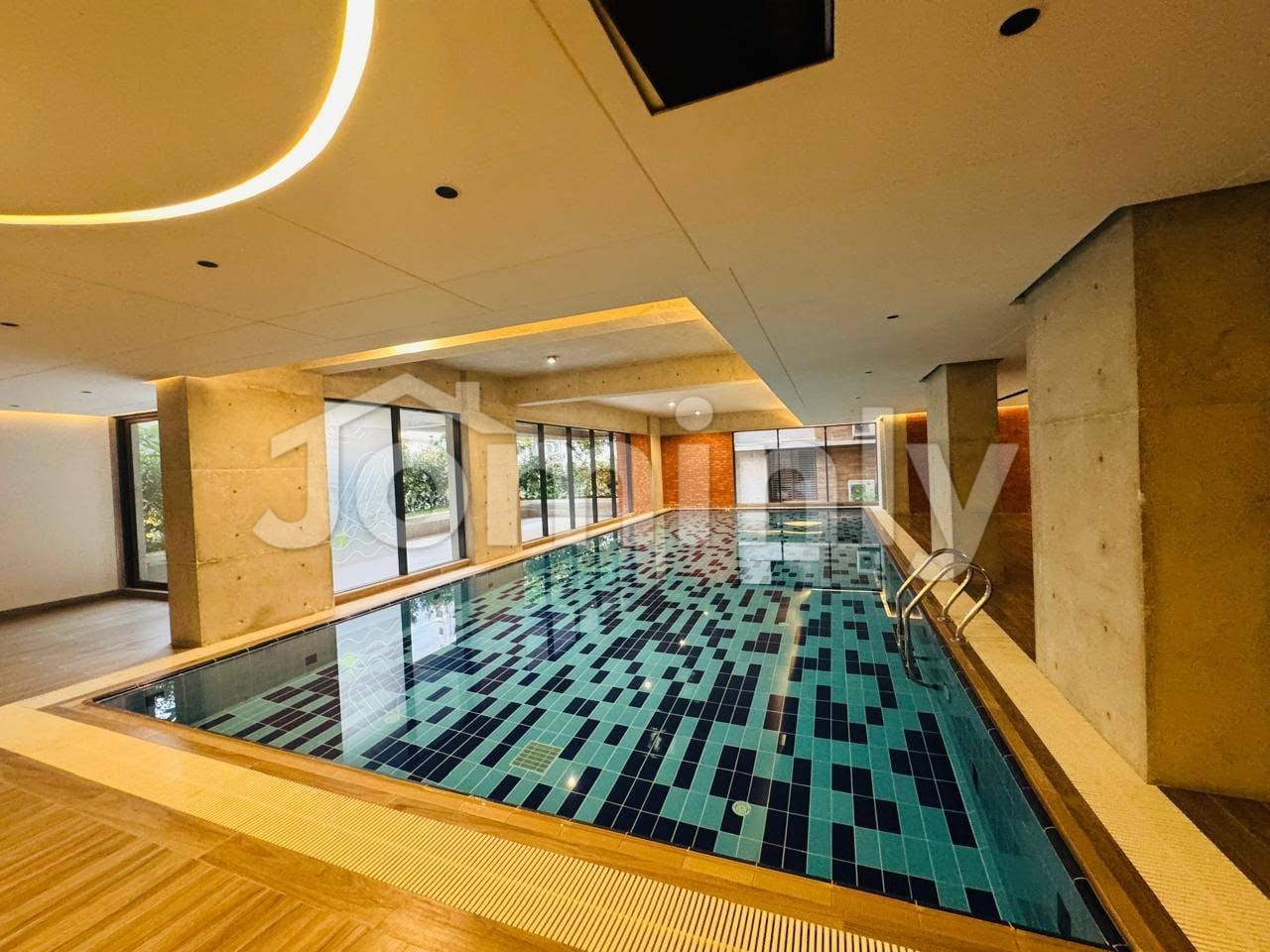 4200 Sqft Semi-Furnished Luxury 4 BHK Apartment for Rent/Sale in Gulshan-2 | 10th Floor | Swimming Pool & Gym | 2 Car Parkings - 4