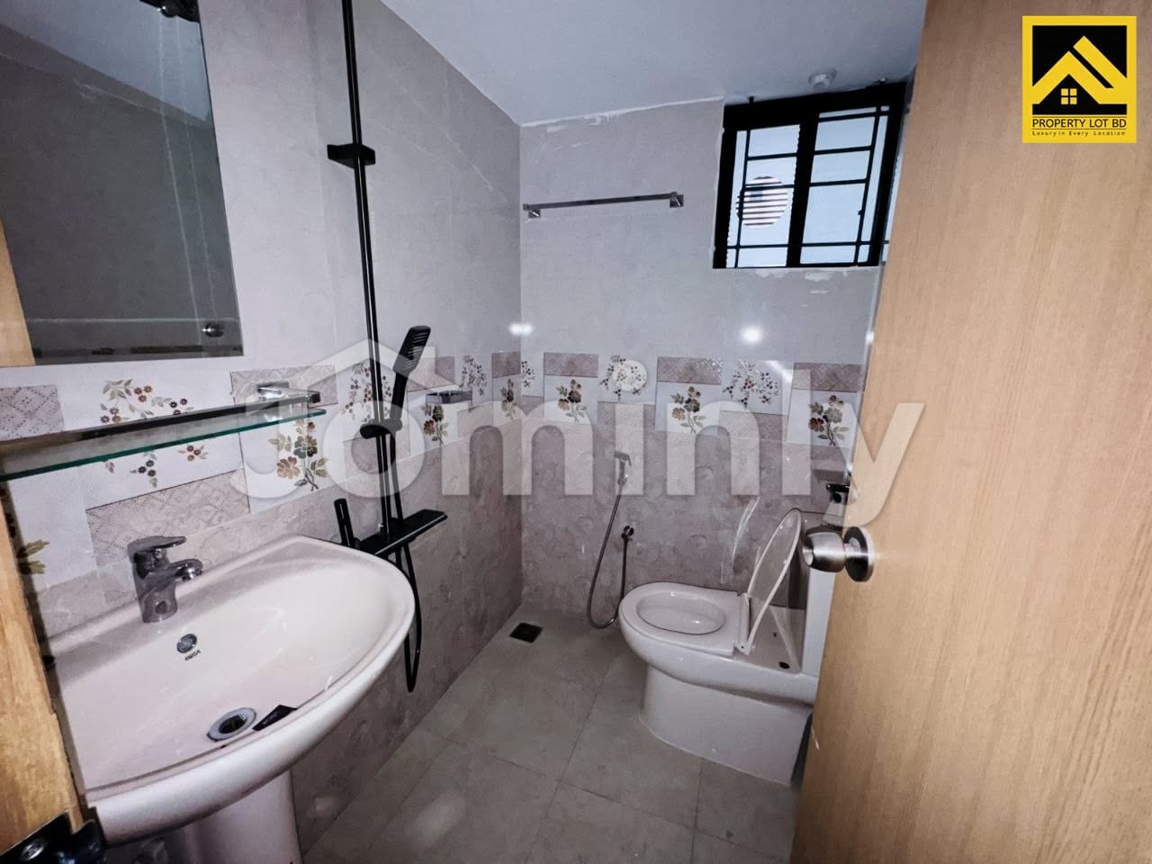 1900 Sqft South-Facing 4th Floor 3 BHK Apartment for Rent in Bashundhara R/A | 4 Bathrooms, 3 Balconies | Lift, Full Generator Backup & Parking - 3