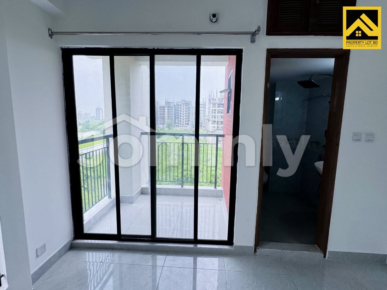 1900 Sqft South-Facing 4th Floor 3 BHK Apartment for Rent in Bashundhara R/A | 4 Bathrooms, 3 Balconies | Lift, Full Generator Backup & Parking - 4