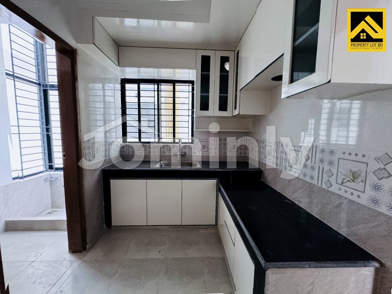 1900 Sqft South-Facing 4th Floor 3 BHK Apartment for Rent in Bashundhara R/A | 4 Bathrooms, 3 Balconies | Lift, Full Generator Backup & Parking - 5
