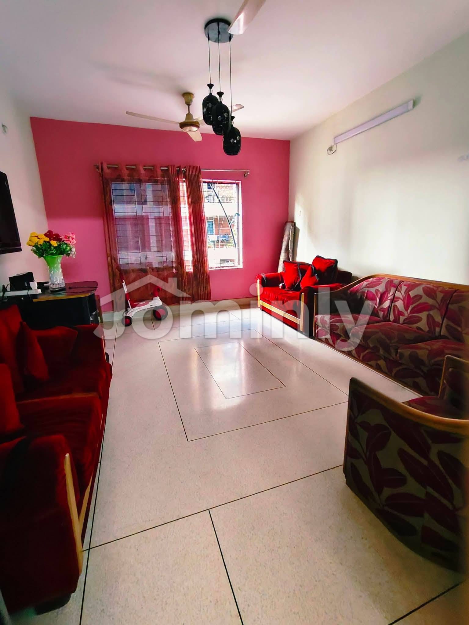 1650 SQFT Used Corner Apartment for Sale | Section 6, Mirpur | 4th Floor (10-Storied Building) | Building East-Facing Corner | 20 FT Road | 3 Beds, 3 Baths, 2 Balconies, Lift, Parking & Titas Gas