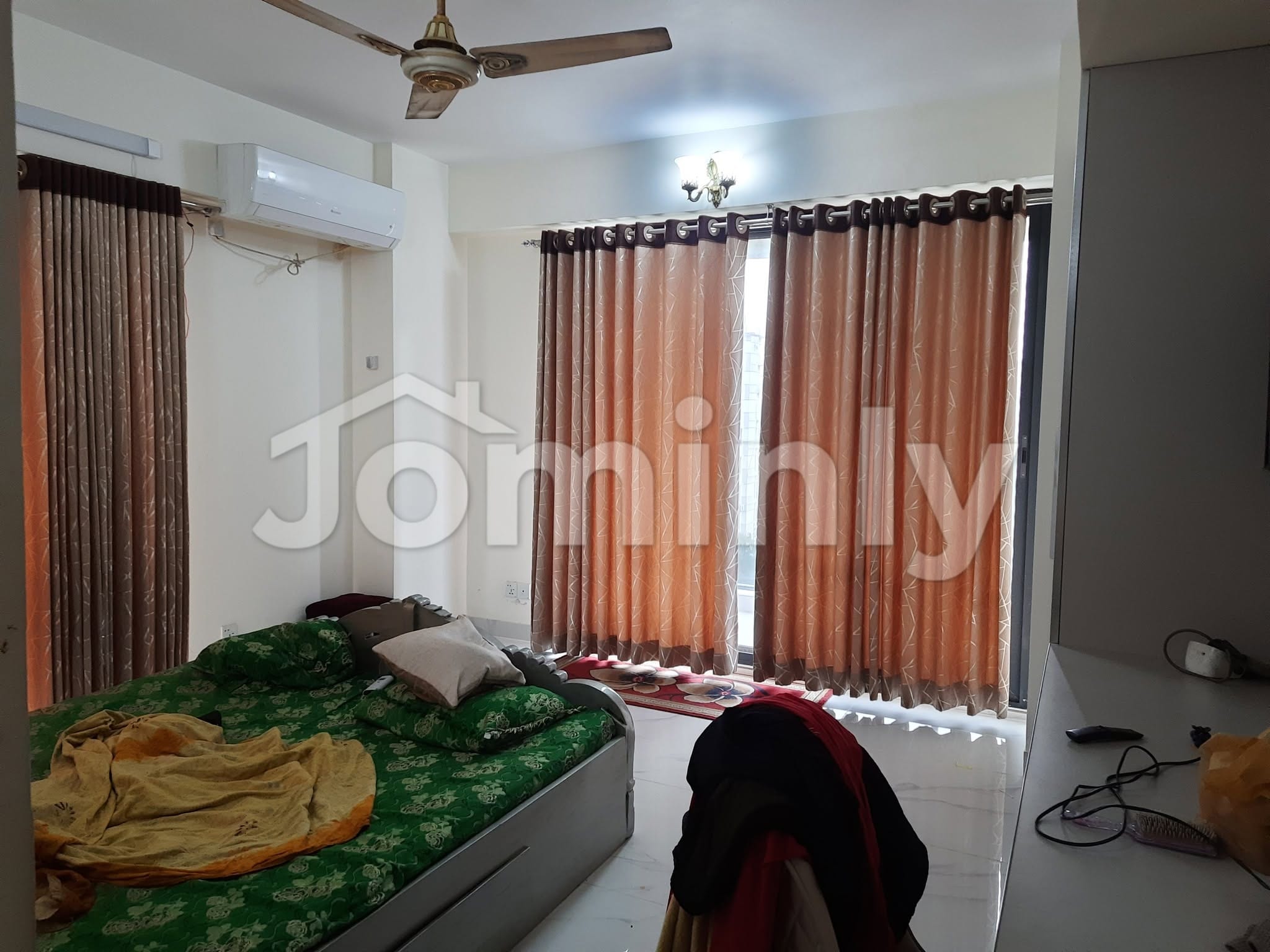 Luxurious Ready 2,360 SQFT 4-Bedroom Apartment for Sale in Bashundhara R/A | Block-M - 5