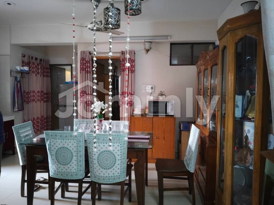 1250 SQFT South-Facing Used Ready Apartment for Sale | East Shewrapara, Mirpur | 3rd Floor (G+6 Building) | Facing South (Building North) | 3 Beds, 3 Baths, 2 Balconies & Car Parking Options - 2