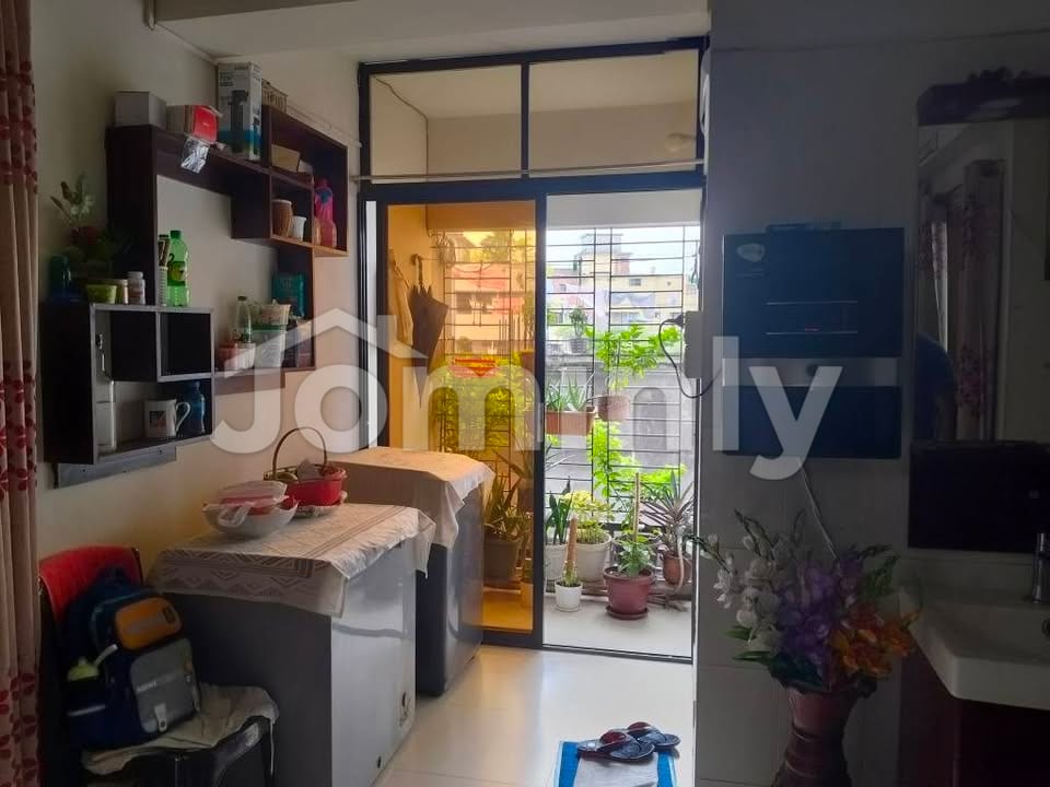 1250 SQFT South-Facing Used Ready Apartment for Sale | East Shewrapara, Mirpur | 3rd Floor (G+6 Building) | Facing South (Building North) | 3 Beds, 3 Baths, 2 Balconies & Car Parking Options - 5