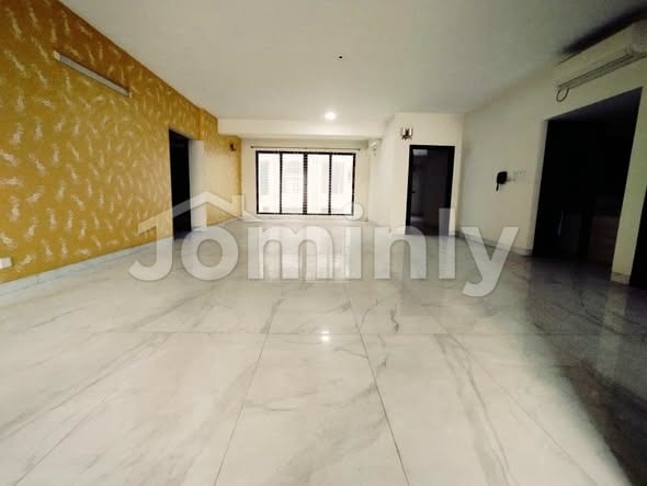 Spacious 4,600 SQFT Commercial Office Space for Rent in Gulshan | 4 Executive Rooms | 24/7 Power Backup
