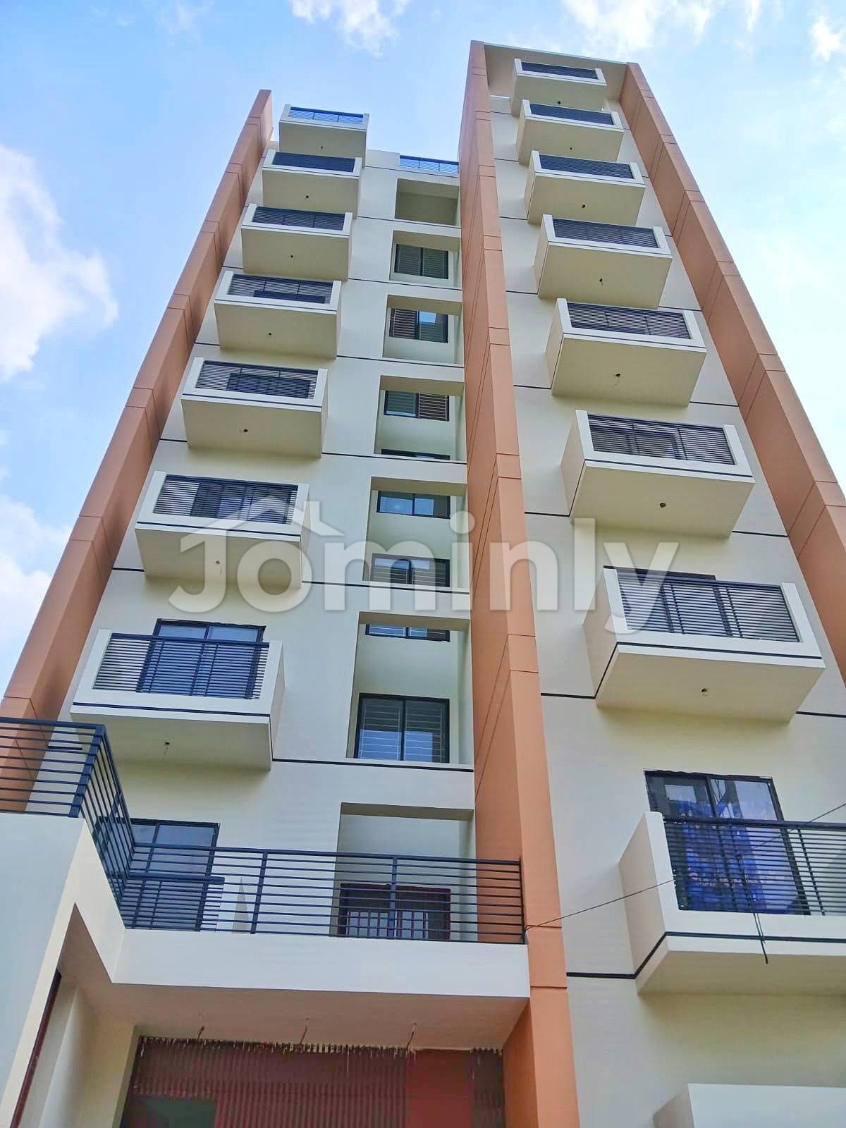 1550 SQFT Single Unit Top-Floor Apartment | Block L, Bashundhara R/A | Level 7 | 3 Beds, 3 Baths, 2 Verandas, Lift, Generator & 24/7 Security