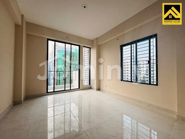 Spacious 2200 Sqft 4 BHK Apartment for Rent in Bashundhara R/A - 3