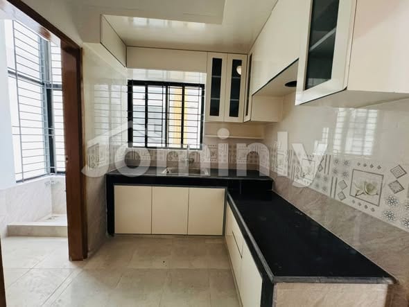 South-Facing Premium 2300 Sqft 4 BHK Apartment for Rent in Bashundhara R/A - 3