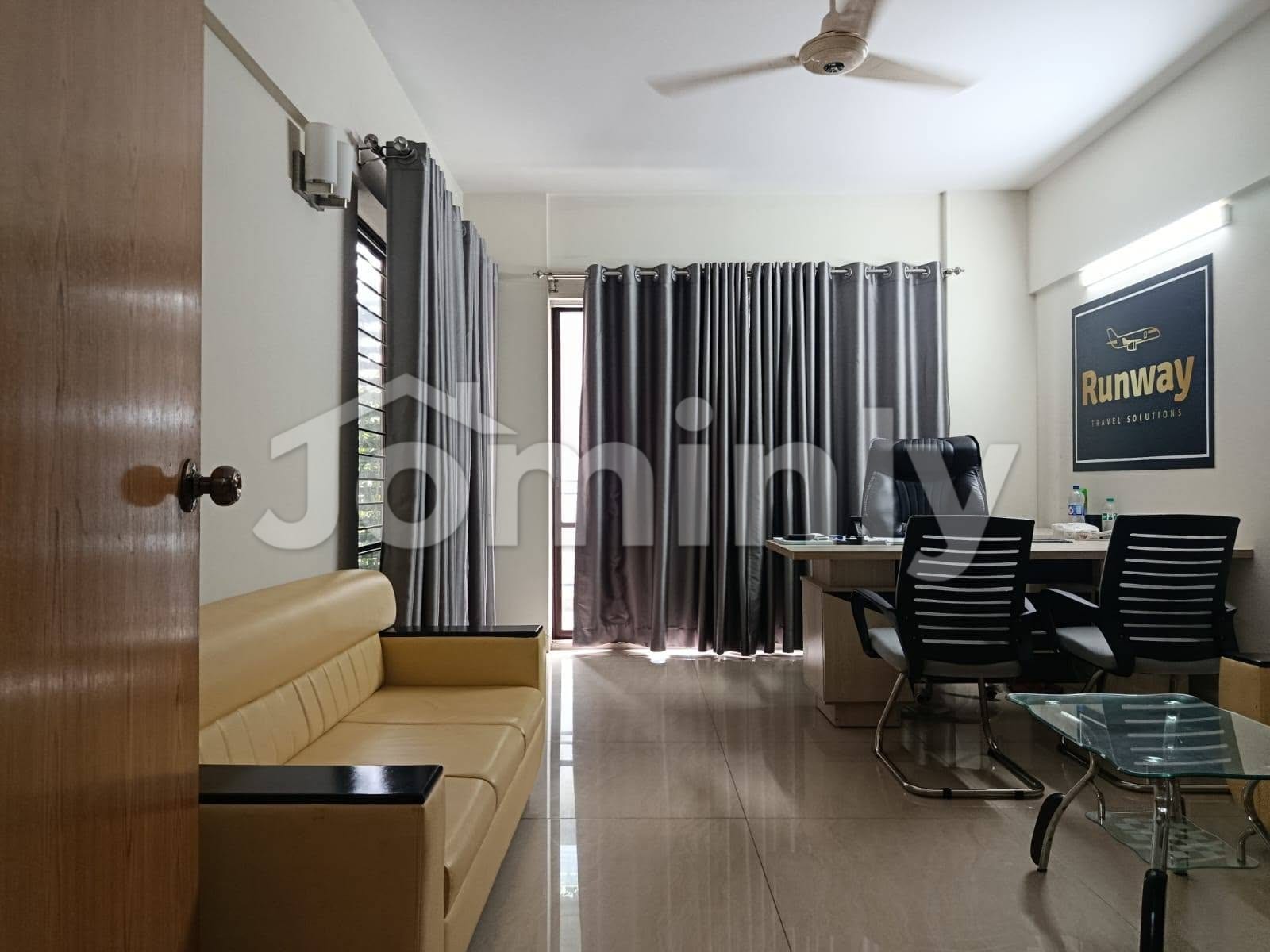 Prime 2,300 SQFT Unfurnished Commercial Office Space for Rent Near Gulshan 1 | 4 Rooms - 5