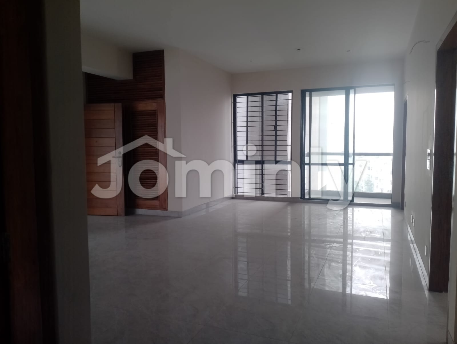 2400 Sqft Luxury 4-Bedroom Apartment for Sale in Prime Gulshan by Gemcon - 2