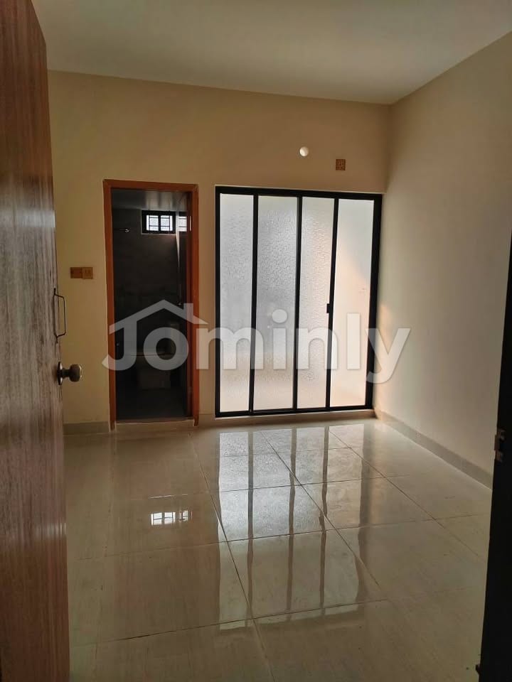 1150 Sqft Ready South-West Facing Flat for Sale Near Shamsul Hoque School Demra - 4